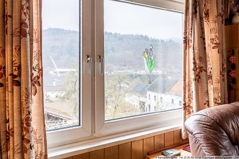Schner Blick ber Antweiler an der Ahr: Wohnhaus mit groem Garten