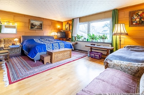 Schner Blick ber Antweiler an der Ahr: Wohnhaus mit groem Garten