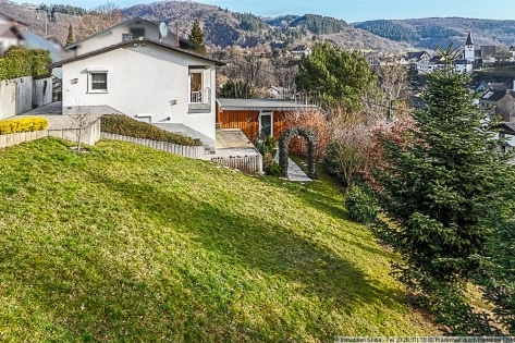 Sehr gepflegtes Haus mit Weitblick in die Natur oberhalb von Schuld/Ahr