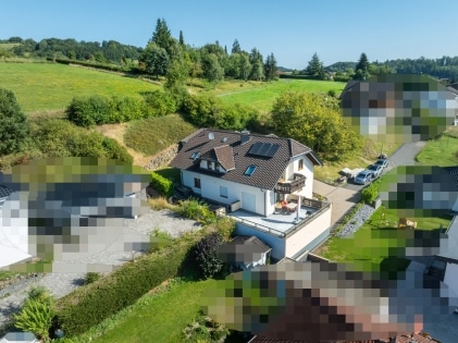 Sehr gepflegtes, grozgiges Zweifamilienwohnhaus in ruhiger Ortsrandlage der Gemeinde dersdorf