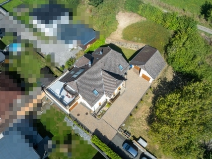 Sehr gepflegtes, gro�z�giges Zweifamilienwohnhaus in ruhiger Ortsrandlage der Gemeinde �dersdorf