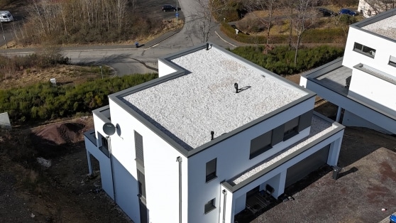 Sie sollten nicht mehr weiter suchen! Neuwertiges Einfamilienwohnhaus in toller Aussichtslage der Stadt Daun!