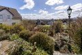 Tolle Aussicht in ruhiger Lage mit stilvoll angelegtem Garten - junges, energieeffizientes Wohnhaus