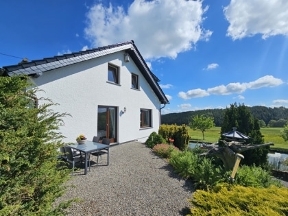 Top-renoviertes Landhaus / Mehrgenerationenhaus mit Einliegerwohnung & Weitblick in ruhiger Dorflage