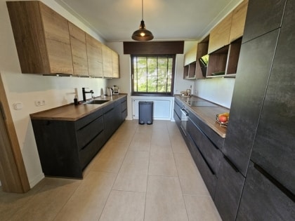 Top-renoviertes Landhaus / Mehrgenerationenhaus mit Einliegerwohnung & Weitblick in ruhiger Dorflage