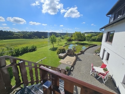 Top-renoviertes Landhaus in sehr ruhiger Dorfrandlage mit Weitblick