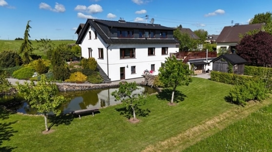 Top-renoviertes Landhaus in sehr ruhiger Dorfrandlage mit Weitblick