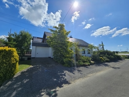 Top-renoviertes Landhaus in sehr ruhiger Dorfrandlage mit Weitblick