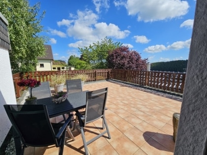 Top-renoviertes Landhaus in sehr ruhiger Dorfrandlage mit Weitblick