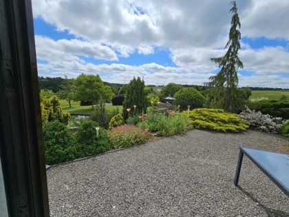 Top-renoviertes Landhaus in sehr ruhiger Dorfrandlage mit Weitblick