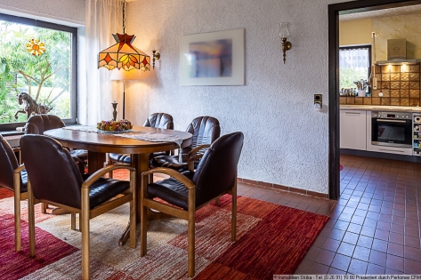 Traumhafter Panoramablick: Gro�z�giger Winkelbungalow am Ortsrand von Senscheid in der Eifel