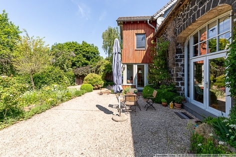 Umfangreich saniertes Haus mit stilvoll ausgebautem Scheunenbereich und groem Garten