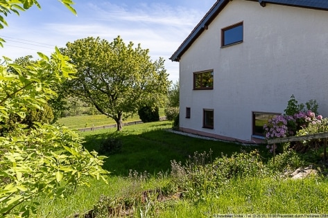 Viel Platz im Nebengeb�ude - Gro�er Garten - Eifel-Einfamilienhaus mit Einliegerwohnung in Bodenbach