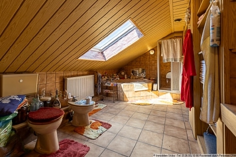 Viel Platz im Nebengeb�ude - Gro�er Garten - Eifel-Einfamilienhaus mit Einliegerwohnung in Bodenbach
