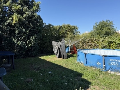 Viel Potenzial - sanierungsbed�rftiges Einfamilienhaus mit Garten und zwei Garagen