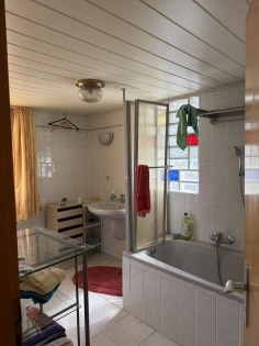 Vielseitig nutzbares Zweifamilienhaus mit Potenzial in Niederfell