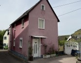 Vielseitig nutzbares Zweifamilienhaus mit Potenzial in Niederfell