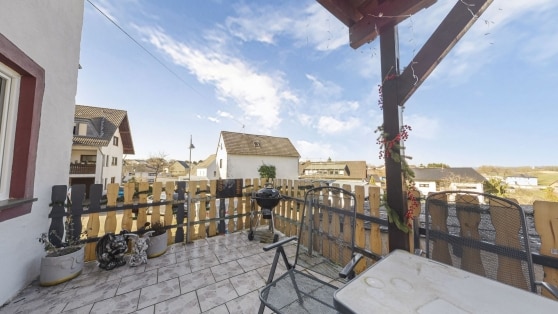 Vielseitiges Wohnhaus mit zwei Eing�ngen - ideal f�r Mehrgenerationen oder Kapitalanleger