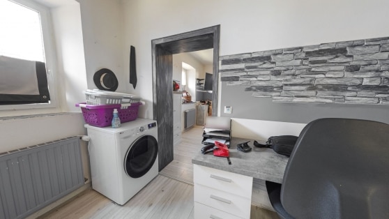 Vielseitiges Wohnhaus mit zwei Eing�ngen - ideal f�r Mehrgenerationen oder Kapitalanleger