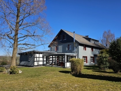 WOHNEN und ARBEITEN unter einem Dach! LUXUS-Fachwerkhaus in naturnaher Lage