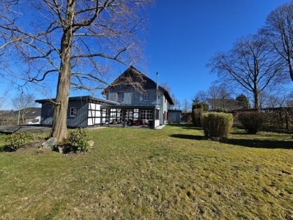 WOHNEN und ARBEITEN unter einem Dach! LUXUS-Fachwerkhaus in naturnaher Lage