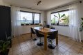 Weitblick in Langscheid bei Mayen: Wohnhaus mit Einliegerwohnung und Garagen