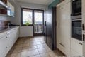 Weitblick in Langscheid bei Mayen: Wohnhaus mit Einliegerwohnung und Garagen