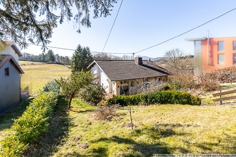 Weitblick in die Natur: Einfamilienhaus am Ortsrand von Harscheid/Eifel