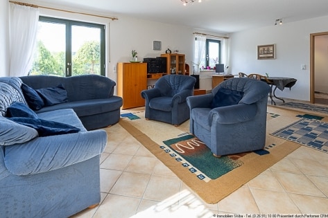 Weitblick ins Gr�ne: Einfamilienhaus aus 2002 mit Einliegerwohnung bei Adenau