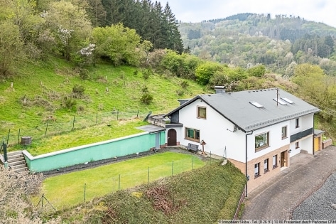 Weitblick ber das Kesselinger Tal: Wohnhaus in ruhiger Ortsrandlage