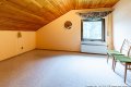 Weitblick ber das Kesselinger Tal: Wohnhaus in ruhiger Ortsrandlage