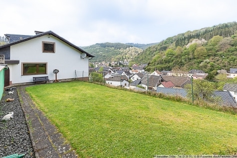 Weitblick ber das Kesselinger Tal: Wohnhaus in ruhiger Ortsrandlage