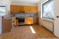 Weitl�ufiges Grundst�ck am Ortsrand: Bungalow mit Doppelgarage