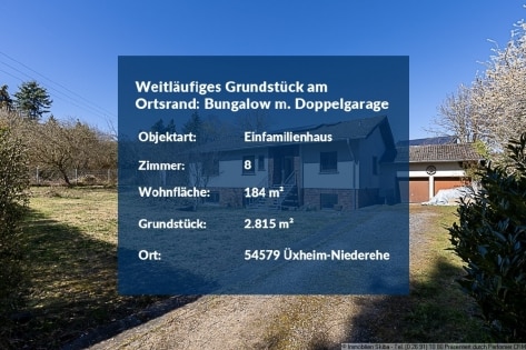 Weitl�ufiges Grundst�ck am Ortsrand: Bungalow mit Doppelgarage
