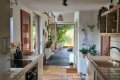 Willkommen in deinem neuen Zuhause. Freistehender Landbungalow mit unverbauter Weitsicht - sofort bezugsfertig.