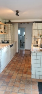 Willkommen in deinem neuen Zuhause. Freistehender Landbungalow mit unverbauter Weitsicht - sofort bezugsfertig.