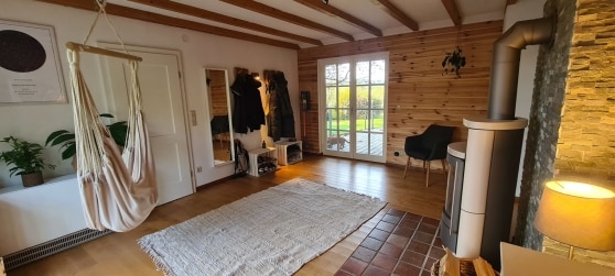 Willkommen in deinem neuen Zuhause. Freistehender Landbungalow mit unverbauter Weitsicht - sofort bezugsfertig.