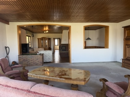 Wohnen auf einer Ebene: Bungalow mit Garten und Ausbaupotenzial in Ramersbach
