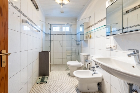 Wohnen auf einer Ebene in Rheinn�he - gepflegter Bungalow mit Garten in Unkel