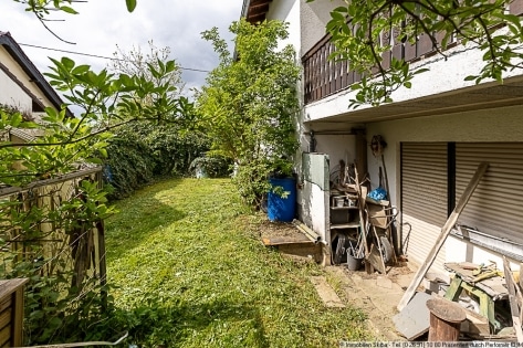 Wohnen auf einer Ebene in der Vulkaneifel: Einfamilienhaus mit Garten u. Garage in Uersfeld b. Ulmen