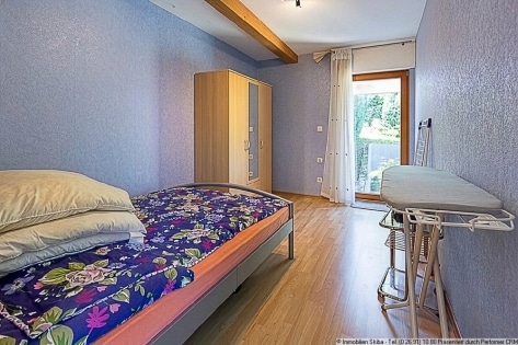 Wohnhaus mit Doppelgarage und Garten im ruhig gelegenen Pomster, N�he N�rburgring