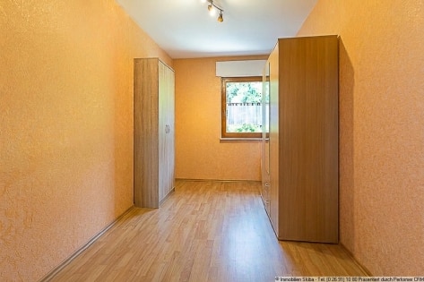 Wohnhaus mit Doppelgarage und Garten im ruhig gelegenen Pomster, N�he N�rburgring