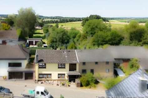 Wohnhaus mit Doppelgarage und Garten im ruhig gelegenen Pomster, N�he N�rburgring