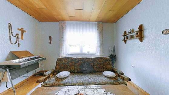 Wohnhaus mit vielseitigen Nebengebuden in 56729 Baar / Nhe Nrburgring