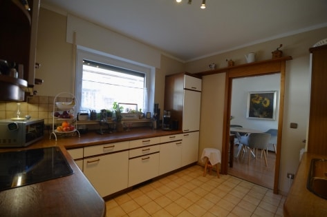   Wunderschn gelegener Bungalow mit Einliegerwohnung, Terrasse, Balkon, Garten, Garage, PV-Anlage und einmaligem Ausblick