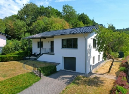 Wundersch�n gelegenes, freistehendes Einfamilienhaus mit Garage, Terrasse, Garten und Aussicht