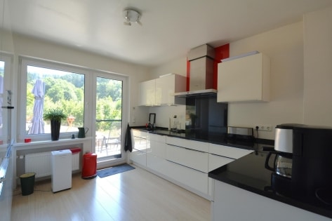 Wundersch�n gelegenes, freistehendes Einfamilienhaus mit Garage, Terrasse, Garten und Aussicht