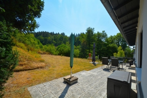Wundersch�n gelegenes, freistehendes Einfamilienhaus mit Garage, Terrasse, Garten und Aussicht