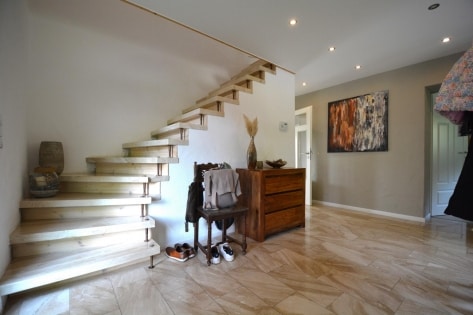 Wunderschn gelegenes, gerumiges Landhaus mit Terrasse, Balkon, Einliegerwohnung, Garage und einmaligem Ausblick