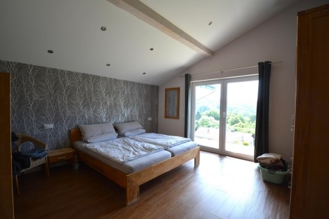 Wunderschn gelegenes, gerumiges Landhaus mit Terrasse, Balkon, Einliegerwohnung, Garage und einmaligem Ausblick